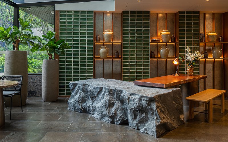 https://d722oxej1lxr7.cloudfront.net/2026/07/top-boutique-hotel-near-asok-bts-and-sukhumvit-mrt-for-easy-city-access-01.jpg
